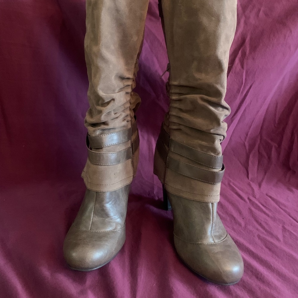 Fergalicious Women’s Cassidy Taupe Boots